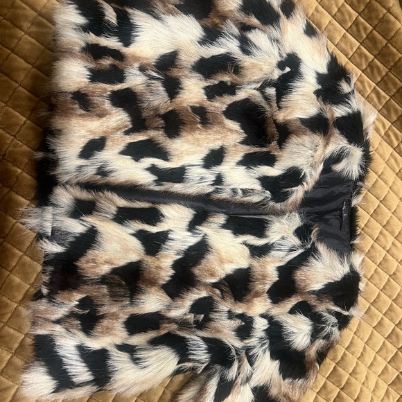 Leopard/Animal Print Faux Fur Coat - Picture 2 of 7
